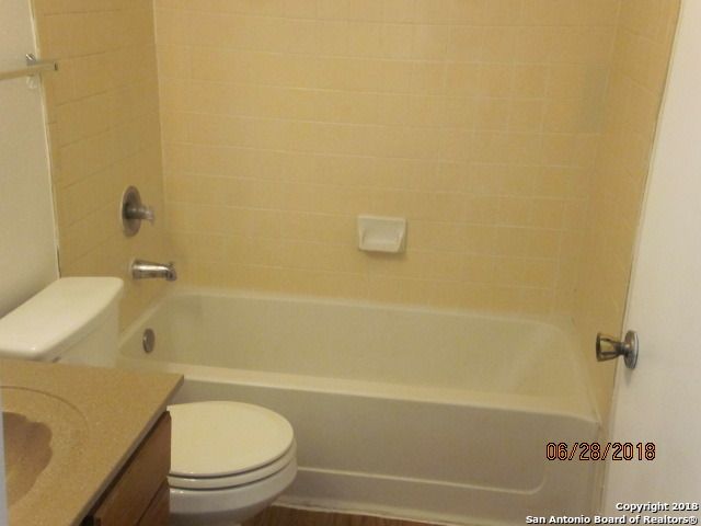 9347 Village Lance, San Antonio, TX 78250