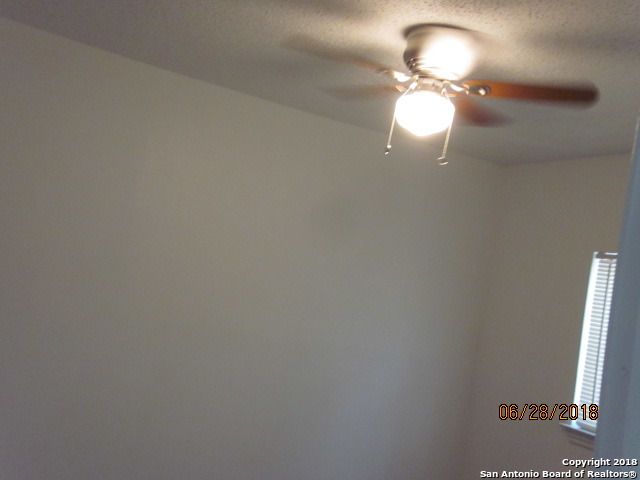 9347 Village Lance, San Antonio, TX 78250