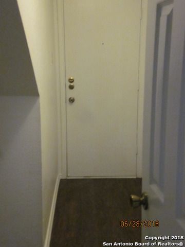 9347 Village Lance, San Antonio, TX 78250