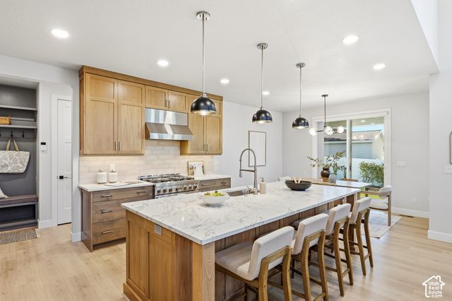 330 E SANDY OAKS DR, Sandy, UT 84070