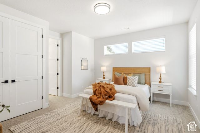 330 E SANDY OAKS DR, Sandy, UT 84070