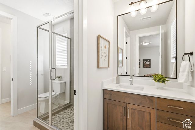 330 E SANDY OAKS DR, Sandy, UT 84070