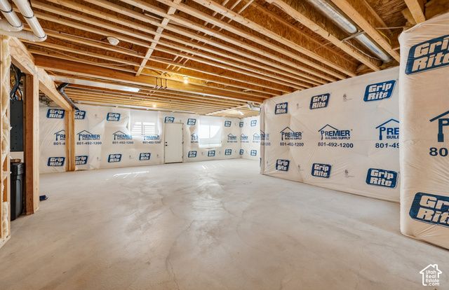 330 E SANDY OAKS DR, Sandy, UT 84070