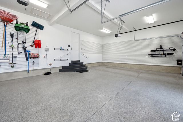 330 E SANDY OAKS DR, Sandy, UT 84070