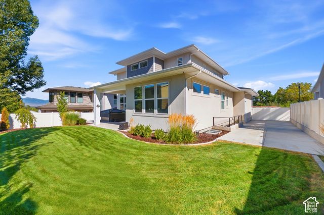 330 E SANDY OAKS DR, Sandy, UT 84070