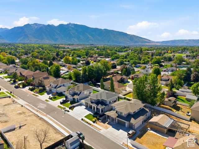 330 E SANDY OAKS DR, Sandy, UT 84070