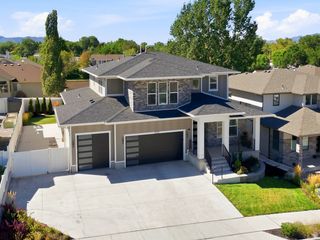 330 E SANDY OAKS DR, Sandy, UT 84070