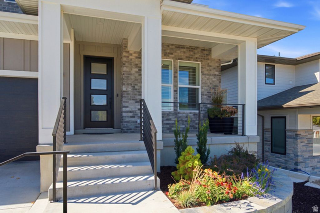 330 E SANDY OAKS DR, Sandy, UT 84070 — photo 4