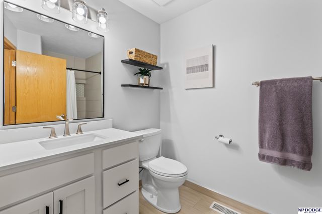 19024 Chandler Street, Omaha, NE 68136