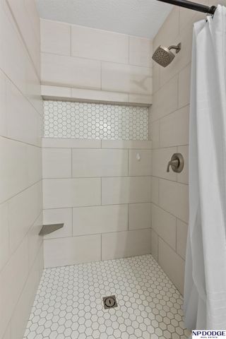 19024 Chandler Street, Omaha, NE 68136