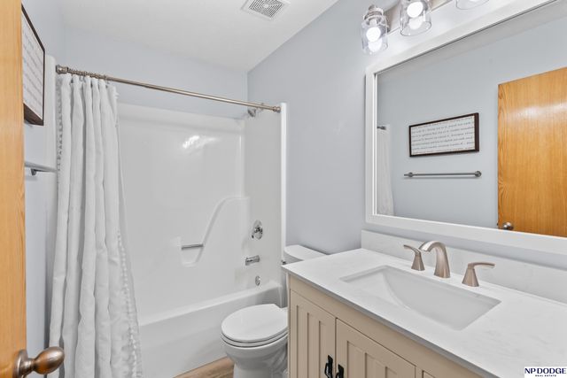 19024 Chandler Street, Omaha, NE 68136