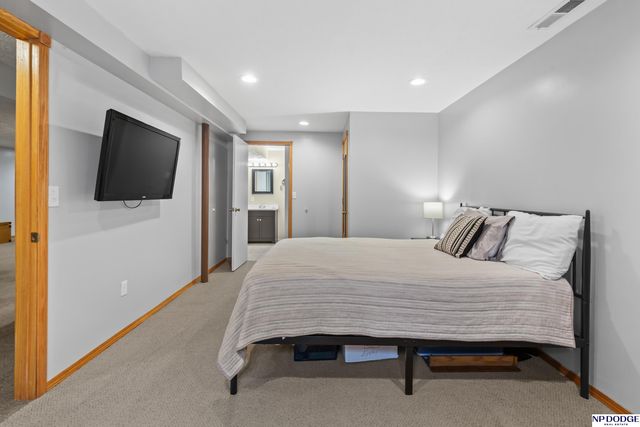 19024 Chandler Street, Omaha, NE 68136