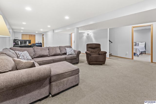 19024 Chandler Street, Omaha, NE 68136