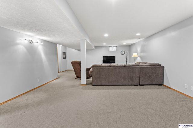 19024 Chandler Street, Omaha, NE 68136