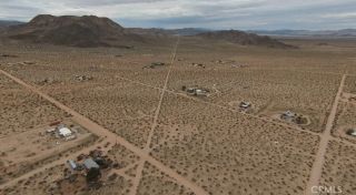 60426 Lorraine, Landers, CA 92285