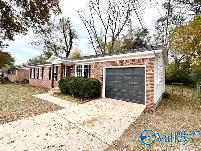 1033 Heard Drive, Huntsville, AL 35802