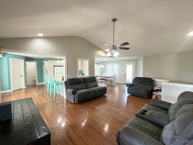 336 Colson Drive, Russell Springs, KY 42642