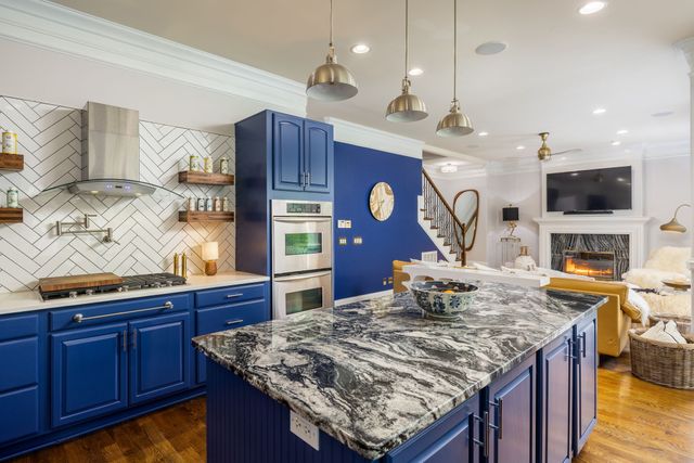 1060 Natchez Valley Ln, Franklin, TN 37064