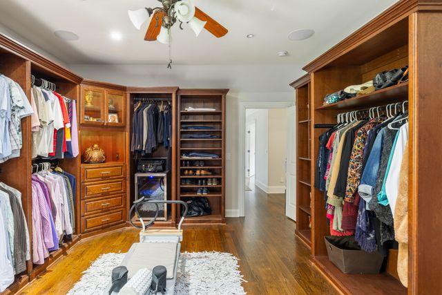 1060 Natchez Valley Ln, Franklin, TN 37064