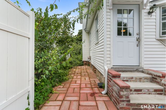 104 Thornton Street, Hamden, CT 06517