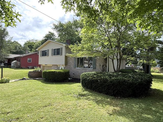 4260 Wedgewood Drive, Austintown, OH 44511