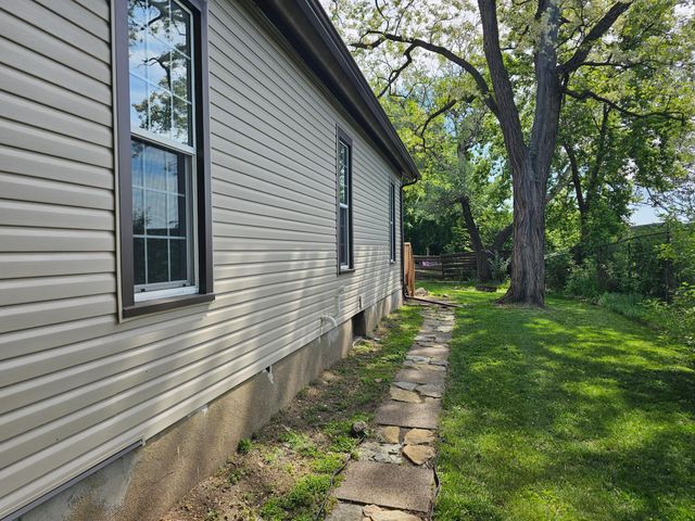 906 Russell Street, Saint Paul, MN 55106