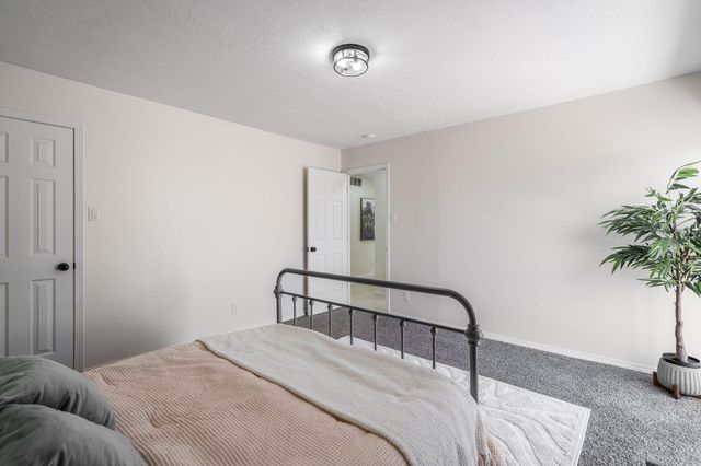 1701 Miracerros Place NE, Albuquerque, NM 87106