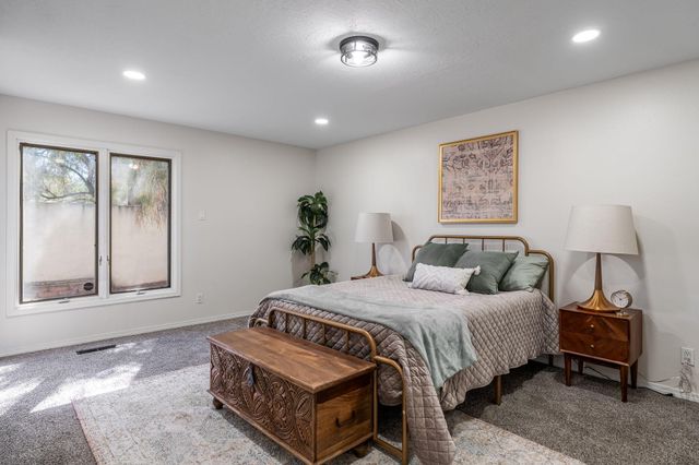 1701 Miracerros Place NE, Albuquerque, NM 87106