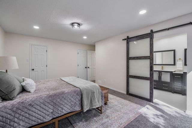 1701 Miracerros Place NE, Albuquerque, NM 87106