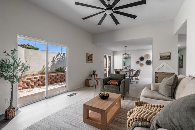 1701 Miracerros Place NE, Albuquerque, NM 87106