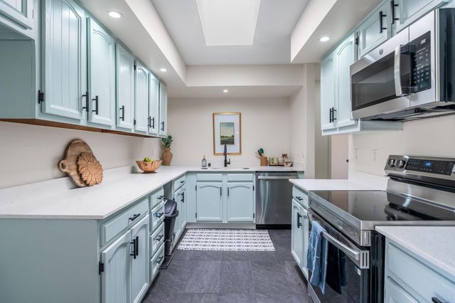 1701 Miracerros Place NE, Albuquerque, NM 87106