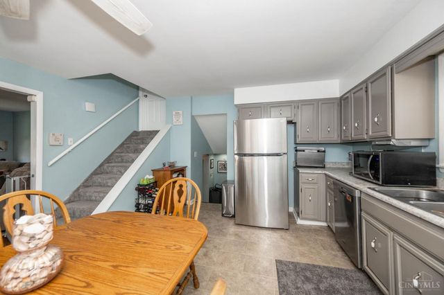 27 Blackwell Court, Fairfield, OH 45014