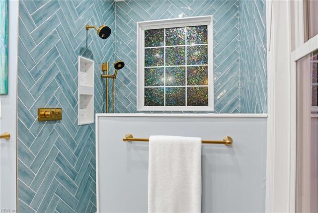 103 E Point Estates CT, Knotts Island, NC 27950