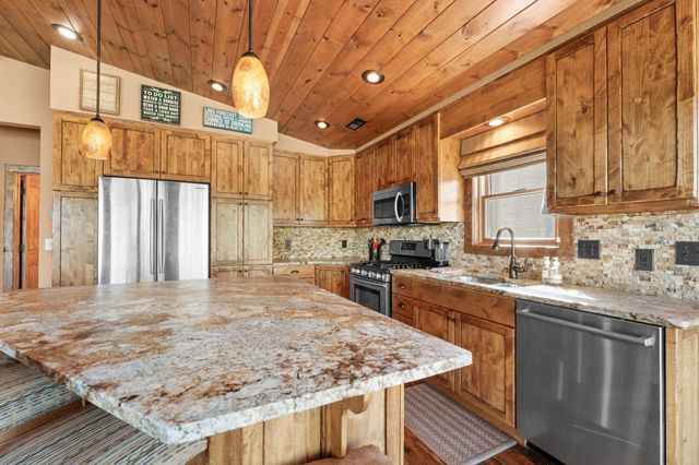 67 Fishermans Tale Lane, Reeds Spring, MO 65737