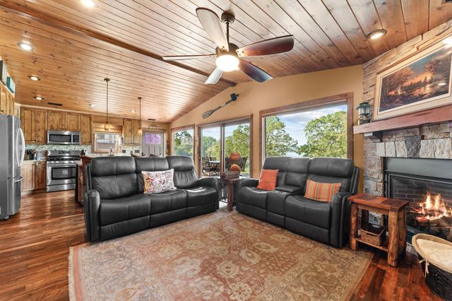 67 Fishermans Tale Lane, Reeds Spring, MO 65737