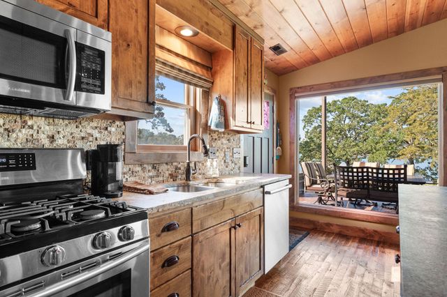 67 Fishermans Tale Lane, Reeds Spring, MO 65737