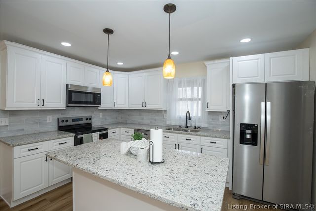 2413 Saint Andrews Road, Jeffersonville, IN 47130