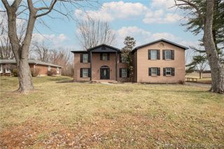 2413 Saint Andrews Road, Jeffersonville, IN 47130
