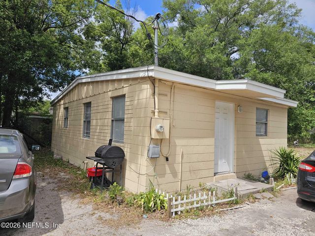 10502 WOOSTER Drive, Jacksonville, FL 32218