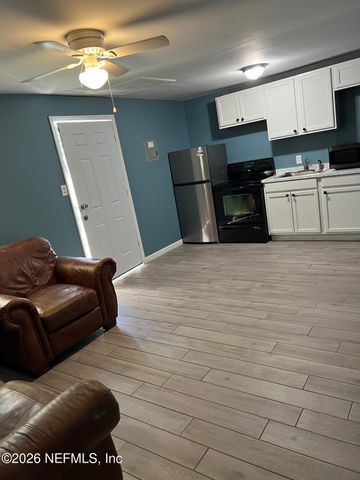 10502 WOOSTER Drive, Jacksonville, FL 32218