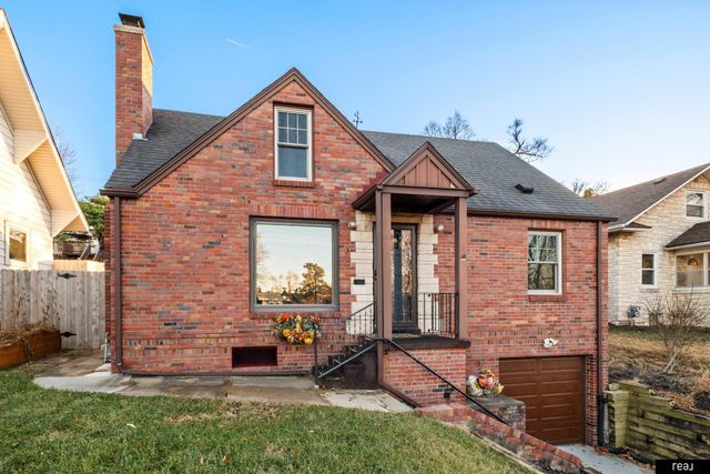 4825 Poppleton Avenue, Omaha, NE 68106