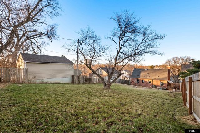 4825 Poppleton Avenue, Omaha, NE 68106