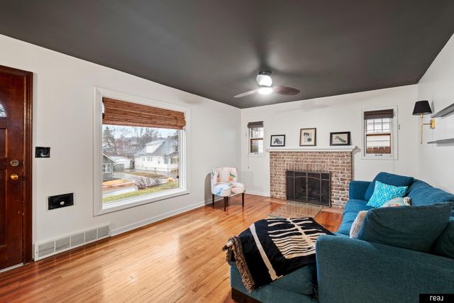 4825 Poppleton Avenue, Omaha, NE 68106