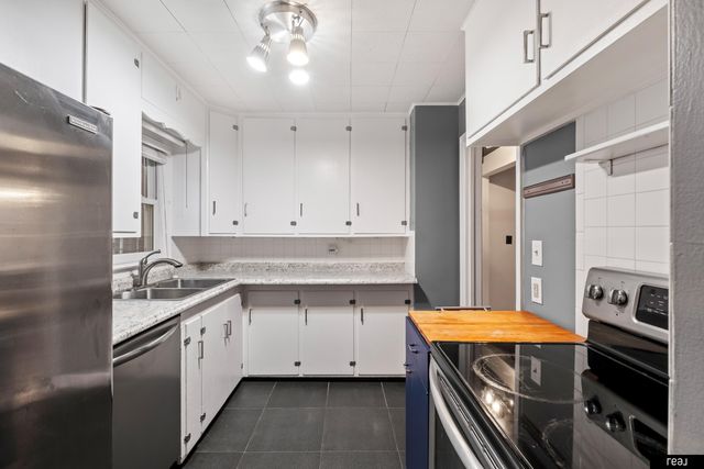 4825 Poppleton Avenue, Omaha, NE 68106