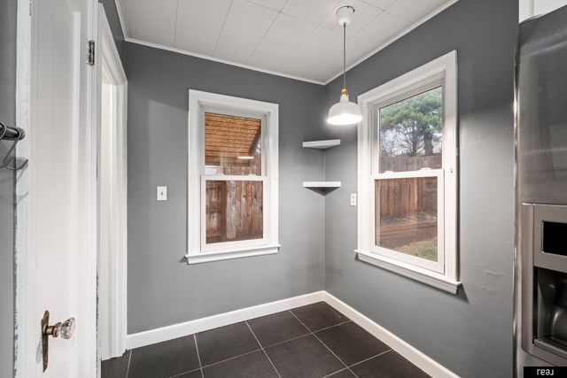 4825 Poppleton Avenue, Omaha, NE 68106