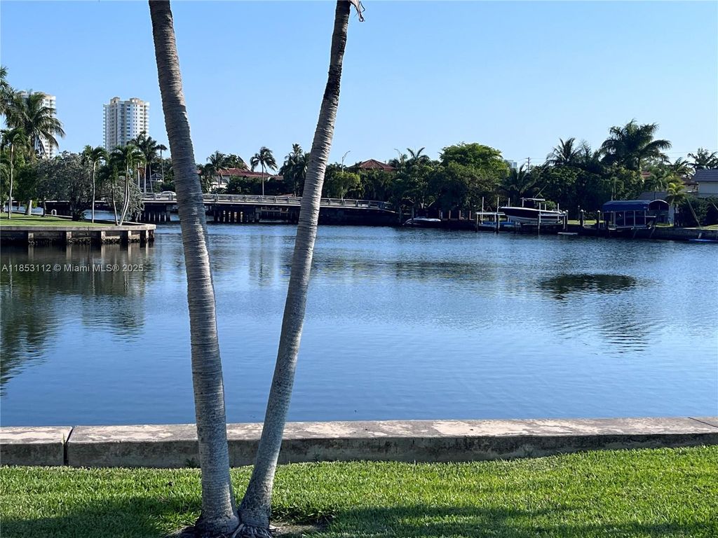 2101 Atlantic Shores Blvd 309, Hallandale Beach, FL 33009