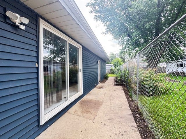 643 N Iowa Avenue, Villa Park, IL 60181