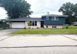 643 N Iowa Avenue, Villa Park, IL 60181