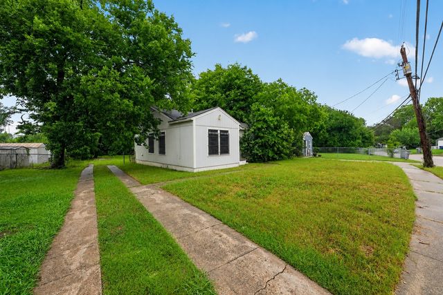 3102 Kellogg Avenue, Dallas, TX 75216