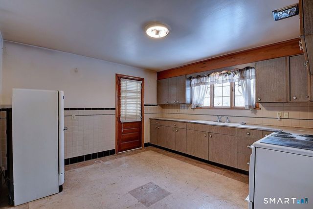 137 Lincoln Street, Naugatuck, CT 06770